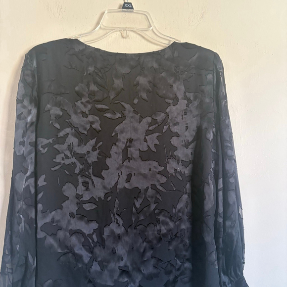 Women's White House Black Market Black Floral Silk Burnout Blouse Size 8 - Picture 12 of 13